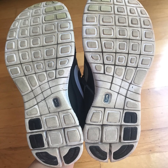 Nike running shoes- womens - Picture 6 of 7